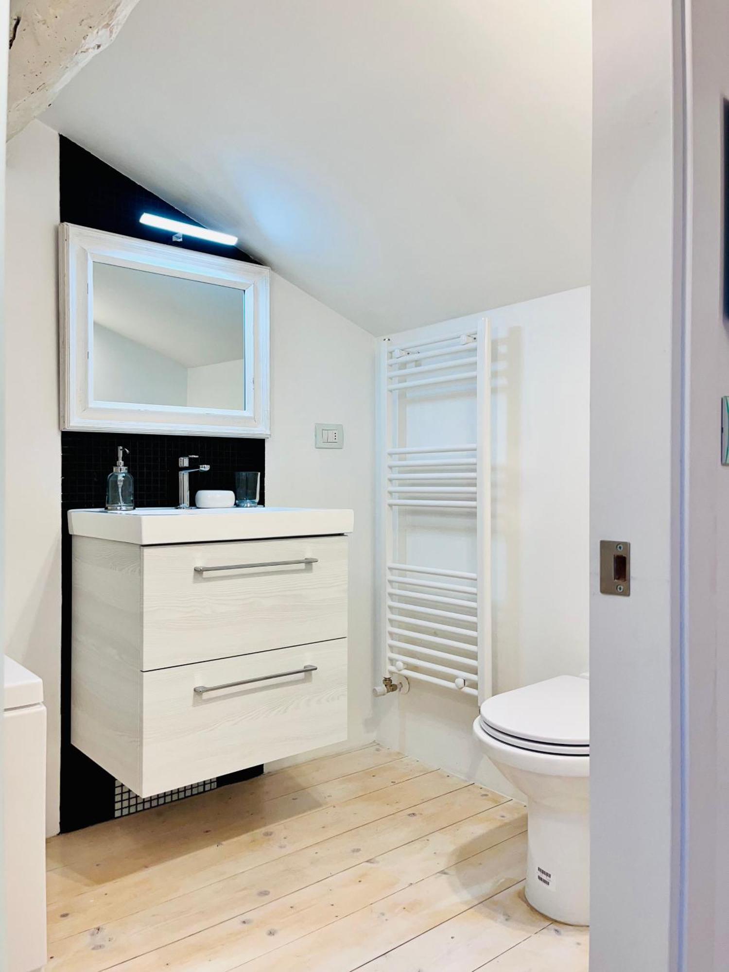 Riverside Loft Navigli - Spacious Two-Bedroom Apartment Mailand Exterior foto